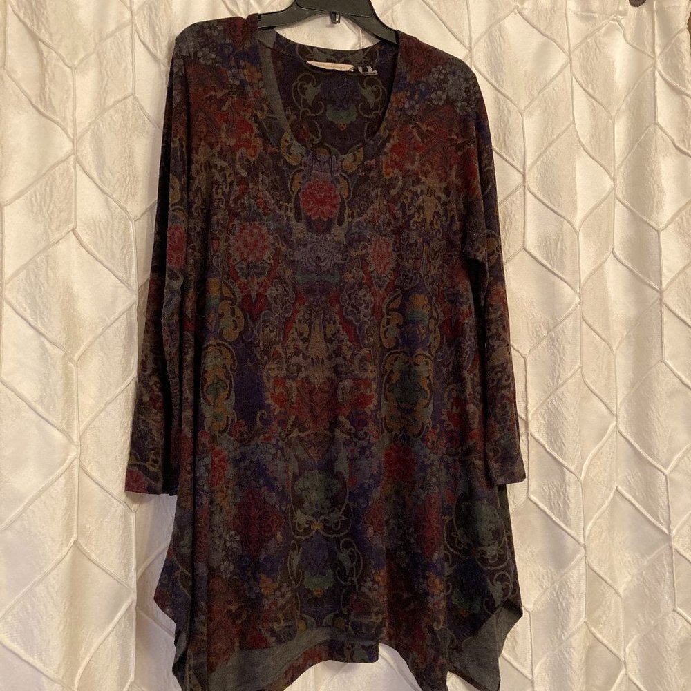 Multicolored tunic top